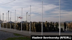 Подготовка бойцов из братства баталхаджинцев в Чечне перед отправкой в Украину. Кадр из фильма Владимира Севриновского