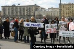 Демонстрацияч против эвтаназии бездомных животных, Москва, 2013