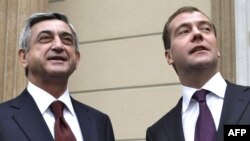 Rusiya Prezidenti Dmitri Medvedev və Ermənistan Prezidenti Serj Sarkisyanç 12 oktyabr 2009-cu il, Qorki şəhəri