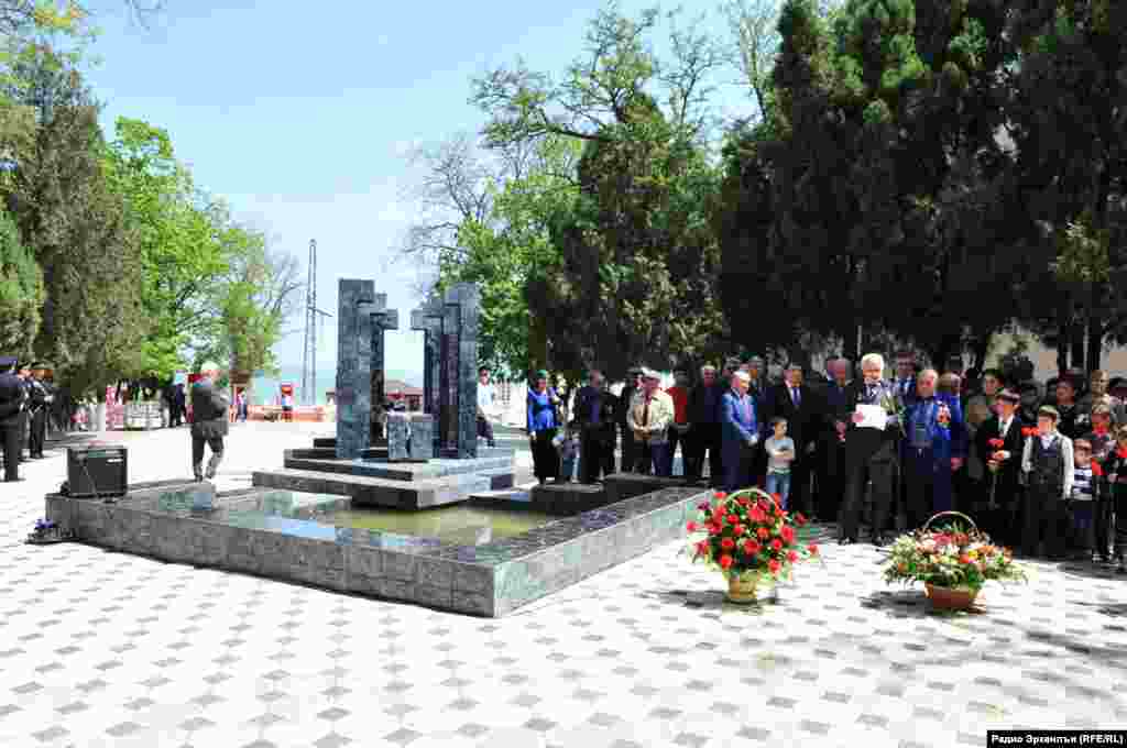 Чернобылалъулал ракIалдещвезариялъе лъураб мемориалалда аскIоб митинг рагьулеб лахIзат