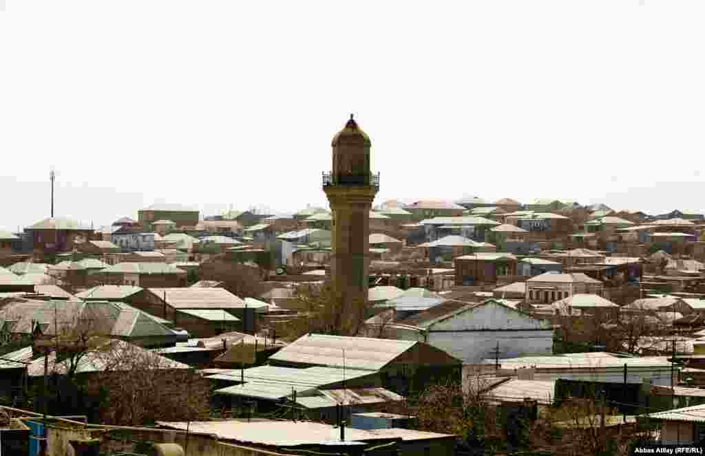 Balaxanı kəndi Bakının Şimal-Şərqində, Abşeron yarmadasının mərkəzində yerləşir. Bakının ən qədim kəndlərindən biridir. Qədimiliyi ilə yanaşı neftlə zənginliyi ilə də seçilir.